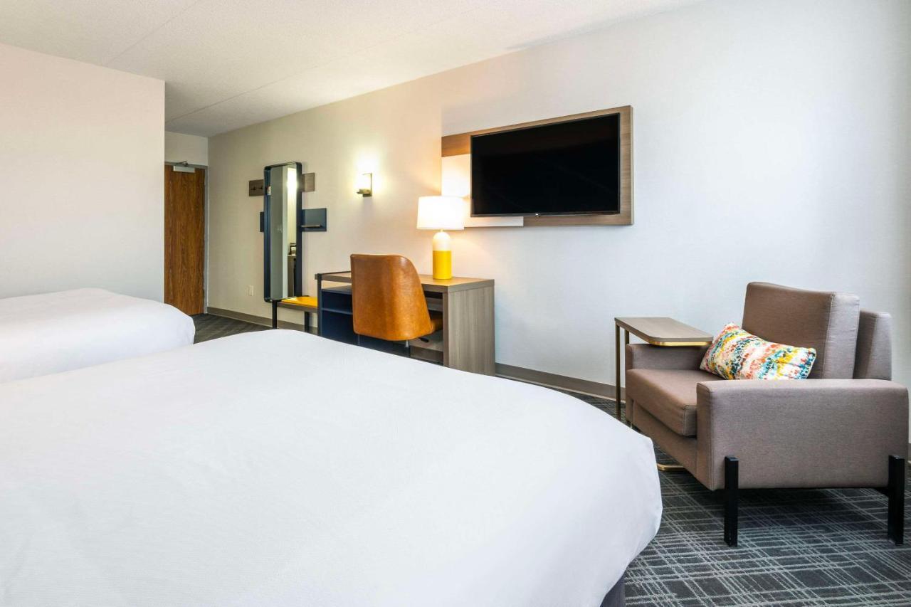 Comfort Inn & Suites Barrie Zewnętrze zdjęcie