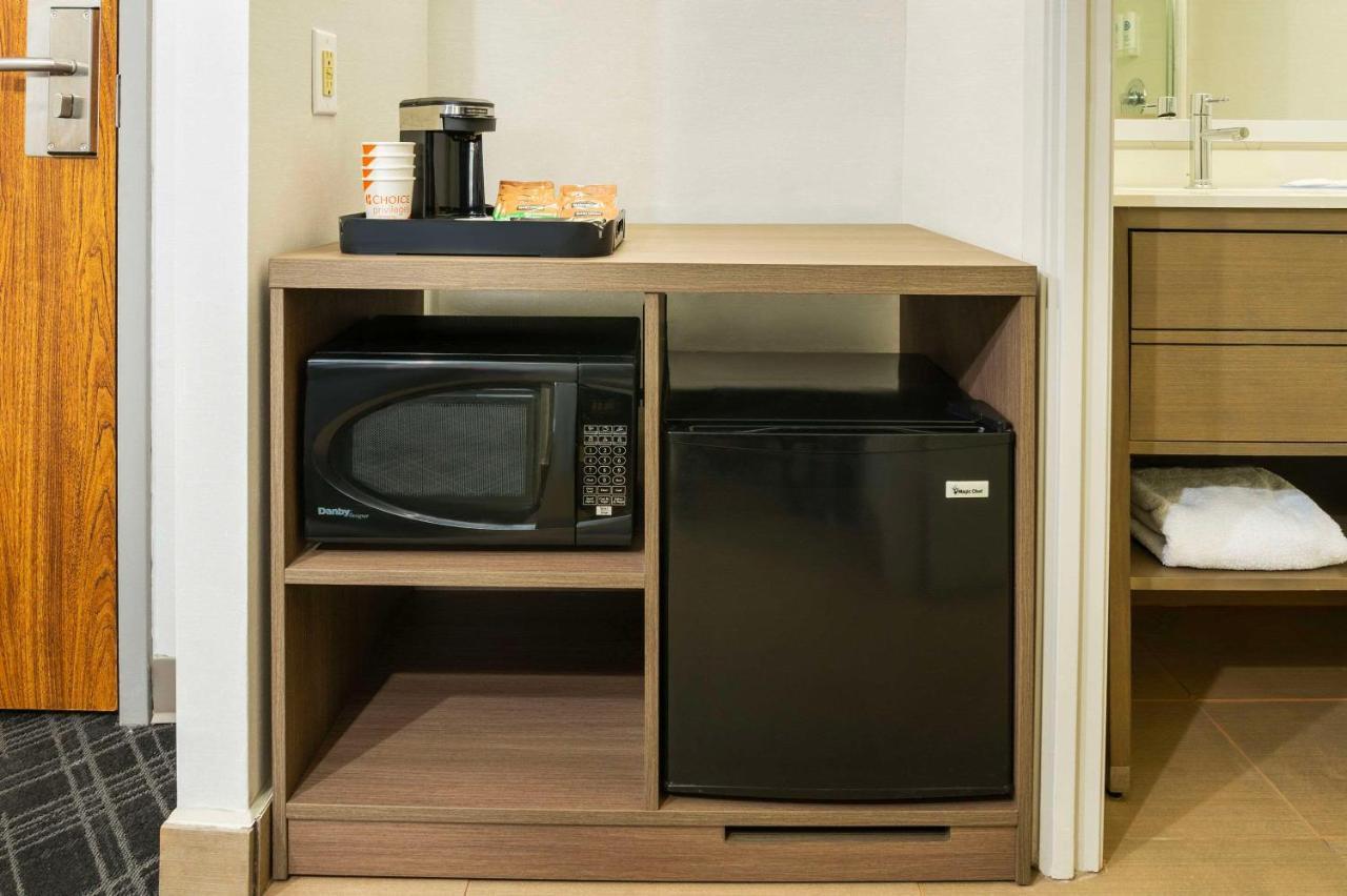 Comfort Inn & Suites Barrie Zewnętrze zdjęcie