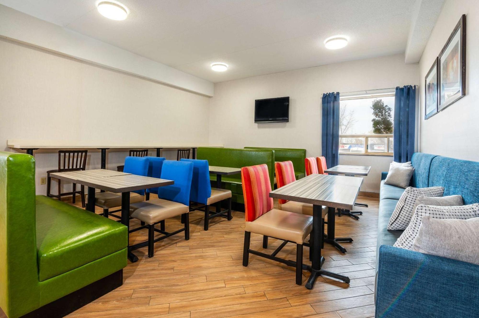 Comfort Inn & Suites Barrie Zewnętrze zdjęcie