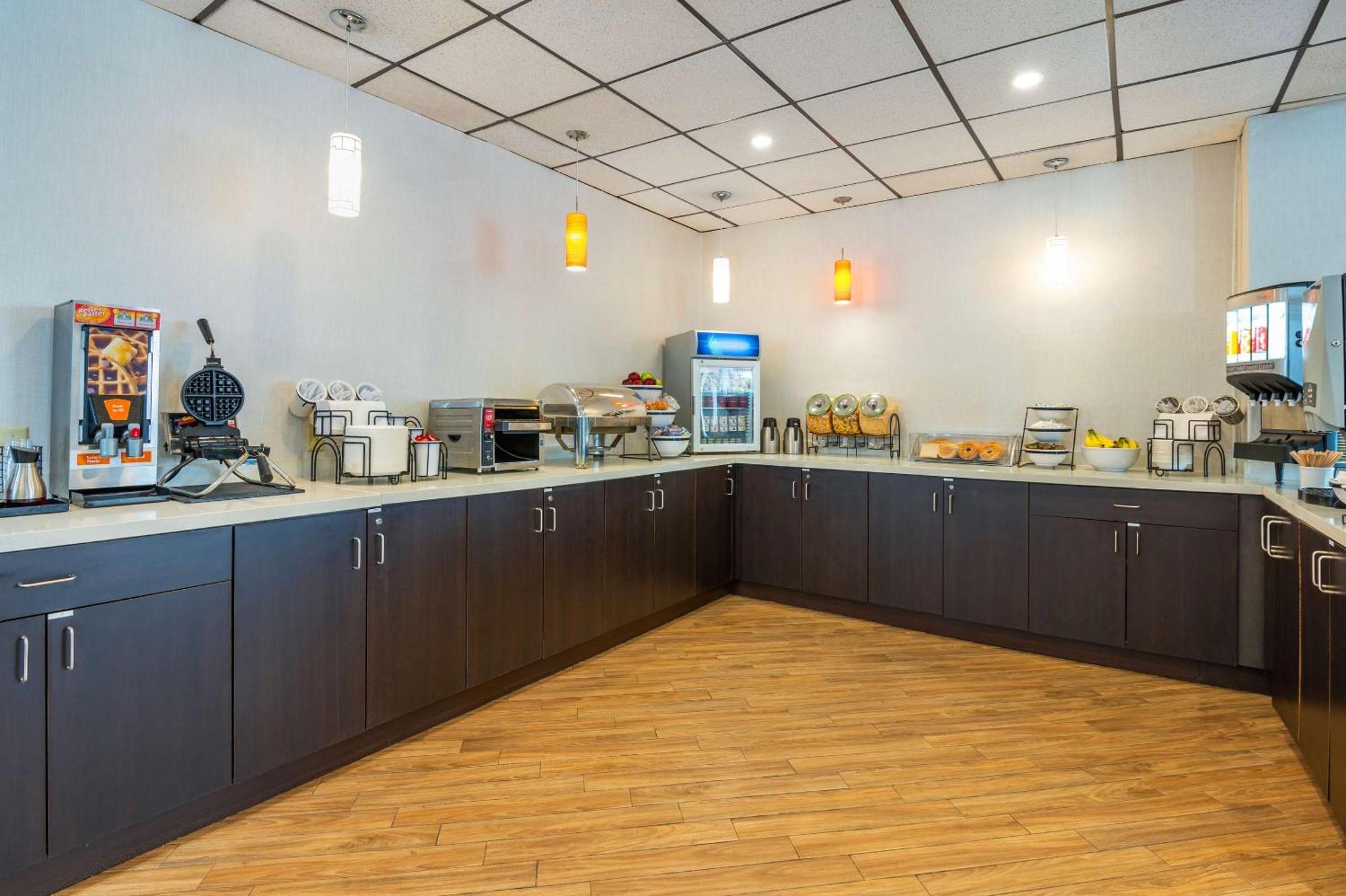 Comfort Inn & Suites Barrie Zewnętrze zdjęcie