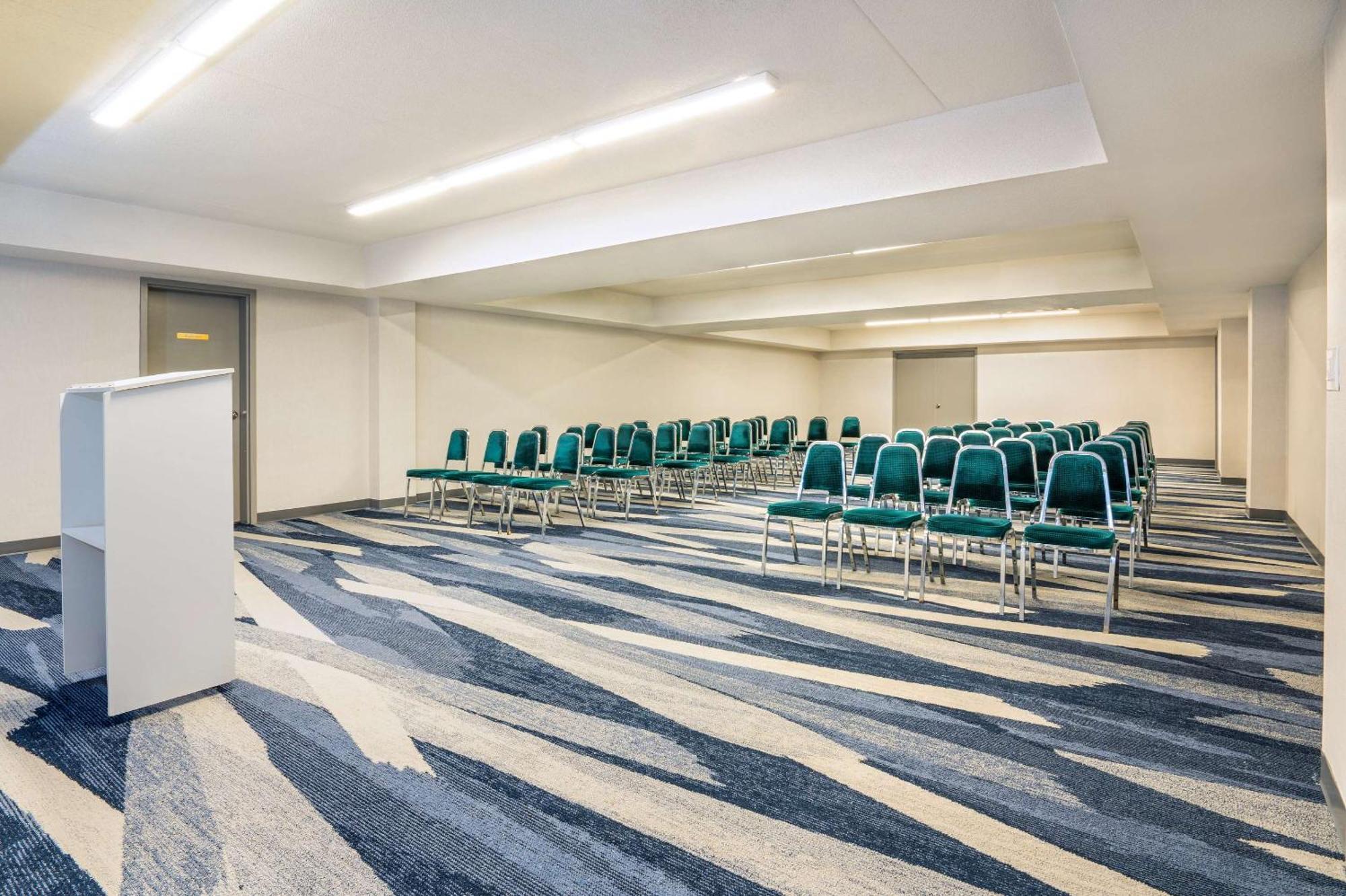 Comfort Inn & Suites Barrie Zewnętrze zdjęcie
