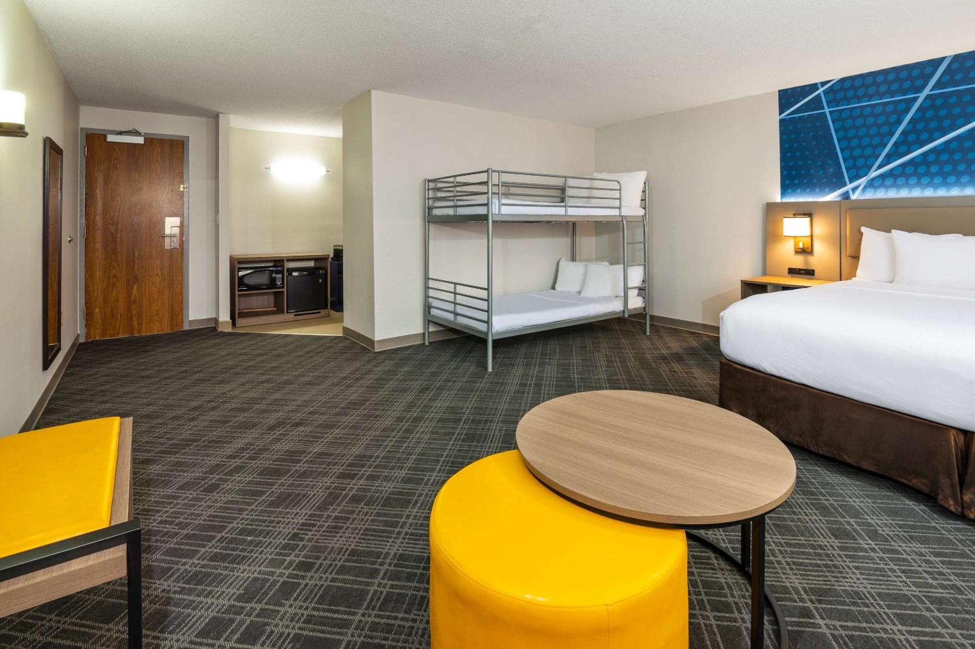 Comfort Inn & Suites Barrie Zewnętrze zdjęcie